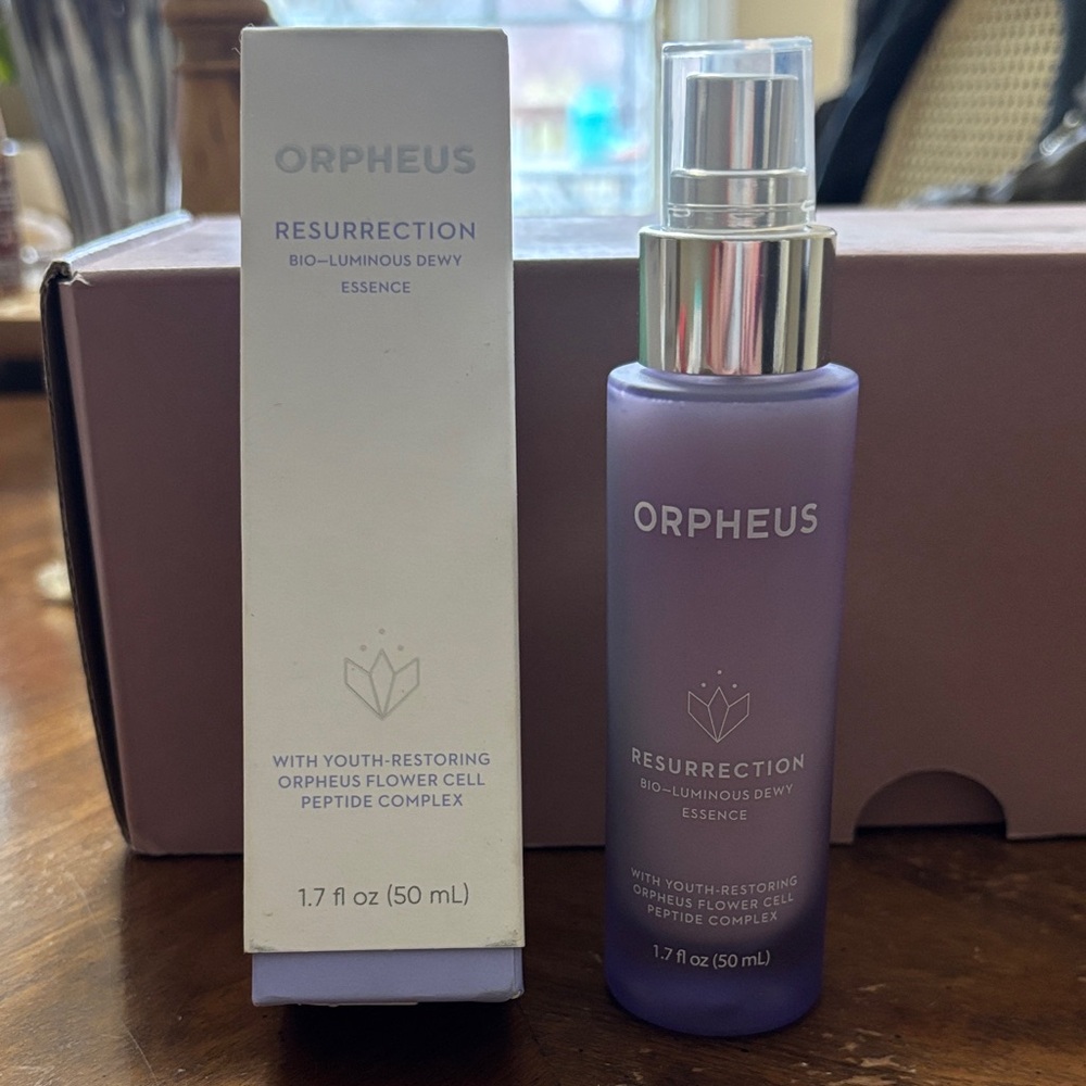Resurrection Bio-Luminous Dewy Essence